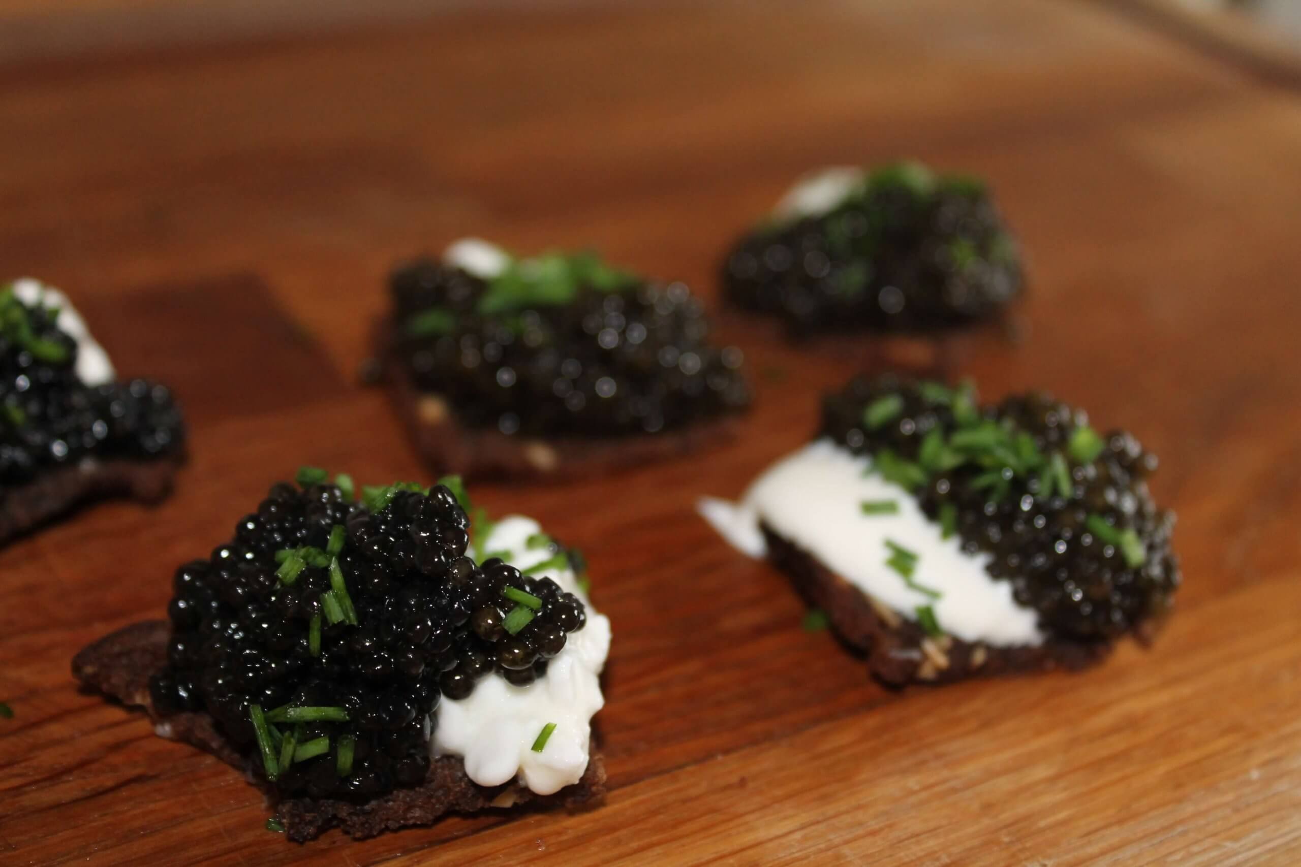 Caviar opskrift med rugbrød